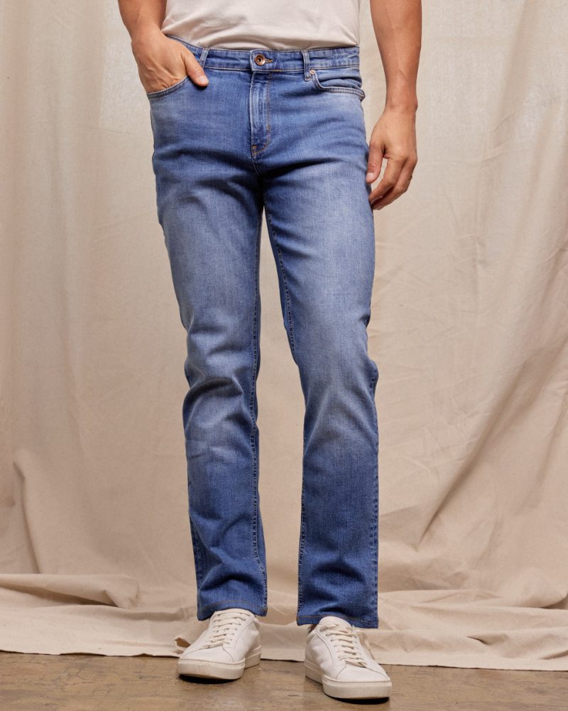 R51andCANDIANIDENIM ItalianStretchJean BrunoWash RYE51 June2024 On model 3533 1