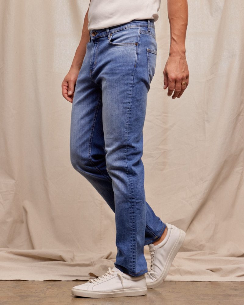 R51andCANDIANIDENIM ItalianStretchJean BrunoWash RYE51 June2024 On model 3556 1