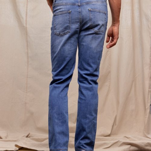 R51andCANDIANIDENIM ItalianStretchJean BrunoWash RYE51 June2024 On model 3584 1