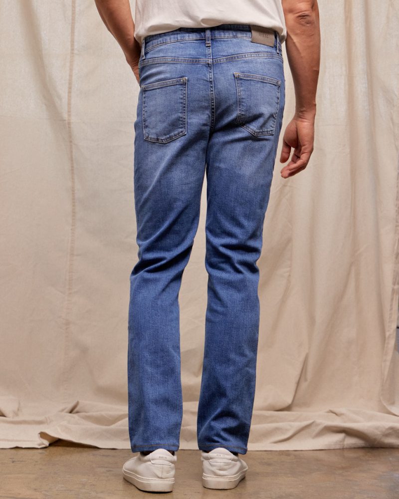 R51andCANDIANIDENIM ItalianStretchJean BrunoWash RYE51 June2024 On model 3584 1