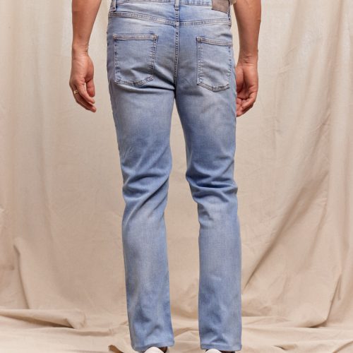 R51andCANDIANIDENIM ItalianStretchJean CarloWash RYE51 June2024 On model 3645 1