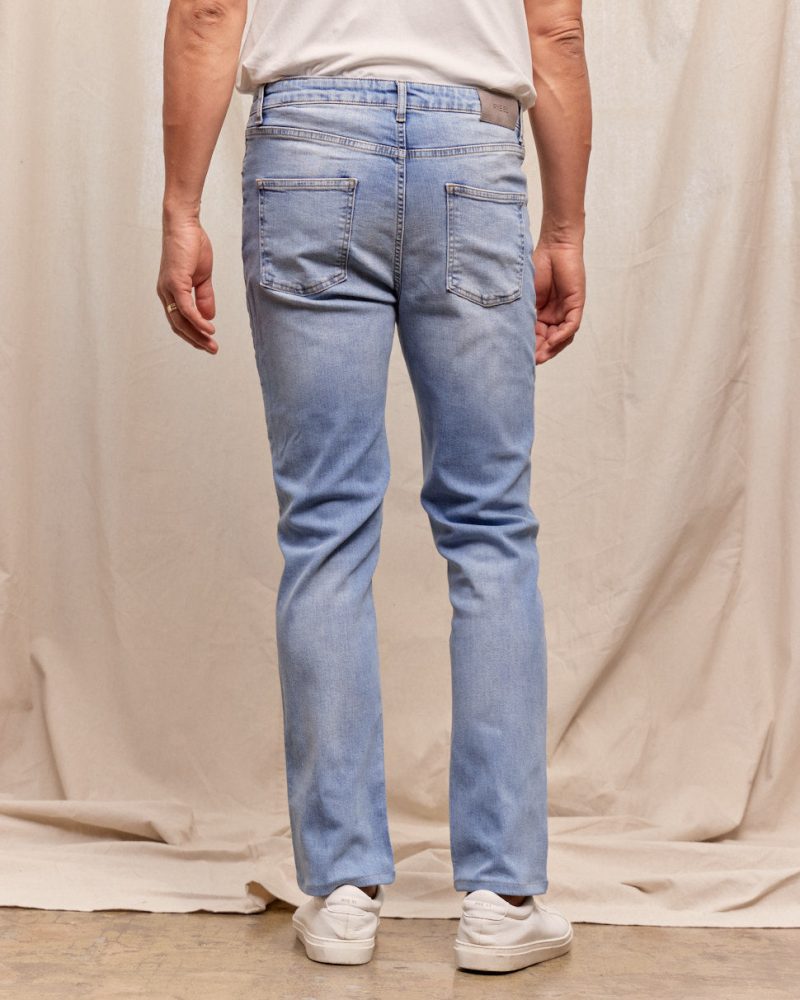 R51andCANDIANIDENIM ItalianStretchJean CarloWash RYE51 June2024 On model 3645 1