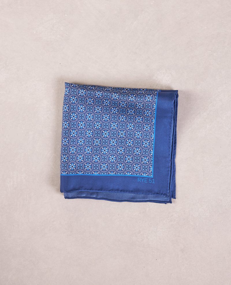 TheAmpio CircleMotifBorderSilkPocketSquare Blue White 01