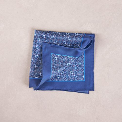 TheAmpio CircleMotifBorderSilkPocketSquare Blue White 02