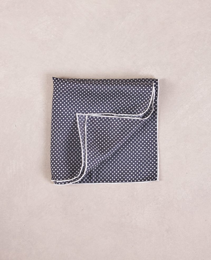 TheAmpio PinDotSilkPocketSquare Black White 02