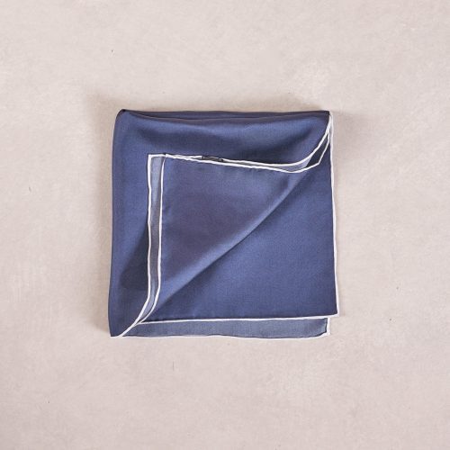 TheAmpio SolidWithTippingSilkPocketSquare Navy White 02