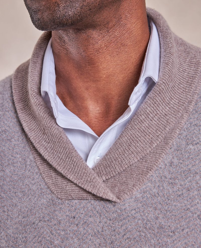 TheKent ShawlCollarCashmereHerringboneSweater Taupe Grey 03